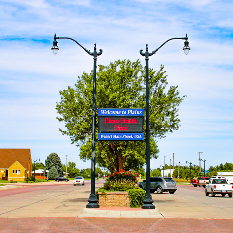 Building wide main streets, Plains